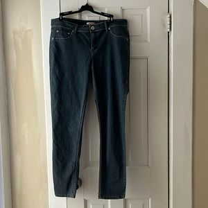 Woman’s Bongo plus jeans size 14